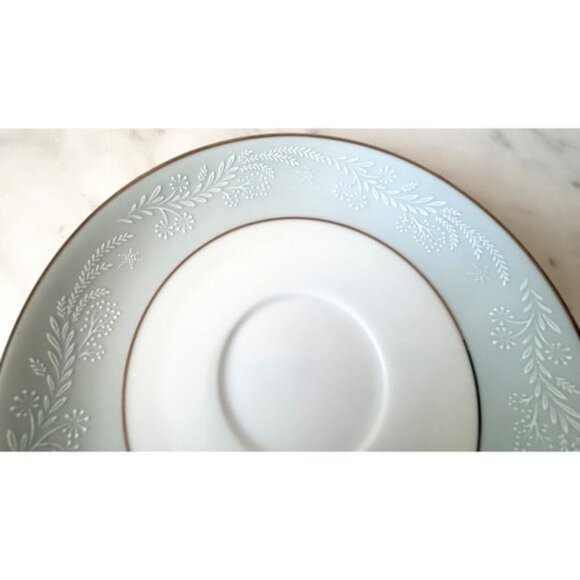 Vintage Laureate Japan 5651 Saucer Blue White Floral Silver - Picture 2 of 5